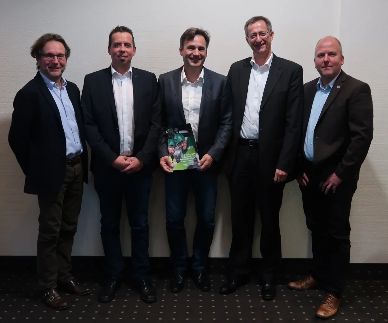 Vorstand der Fachgruppe SAT, in der Mitte Hartmut Schmitz (Stand